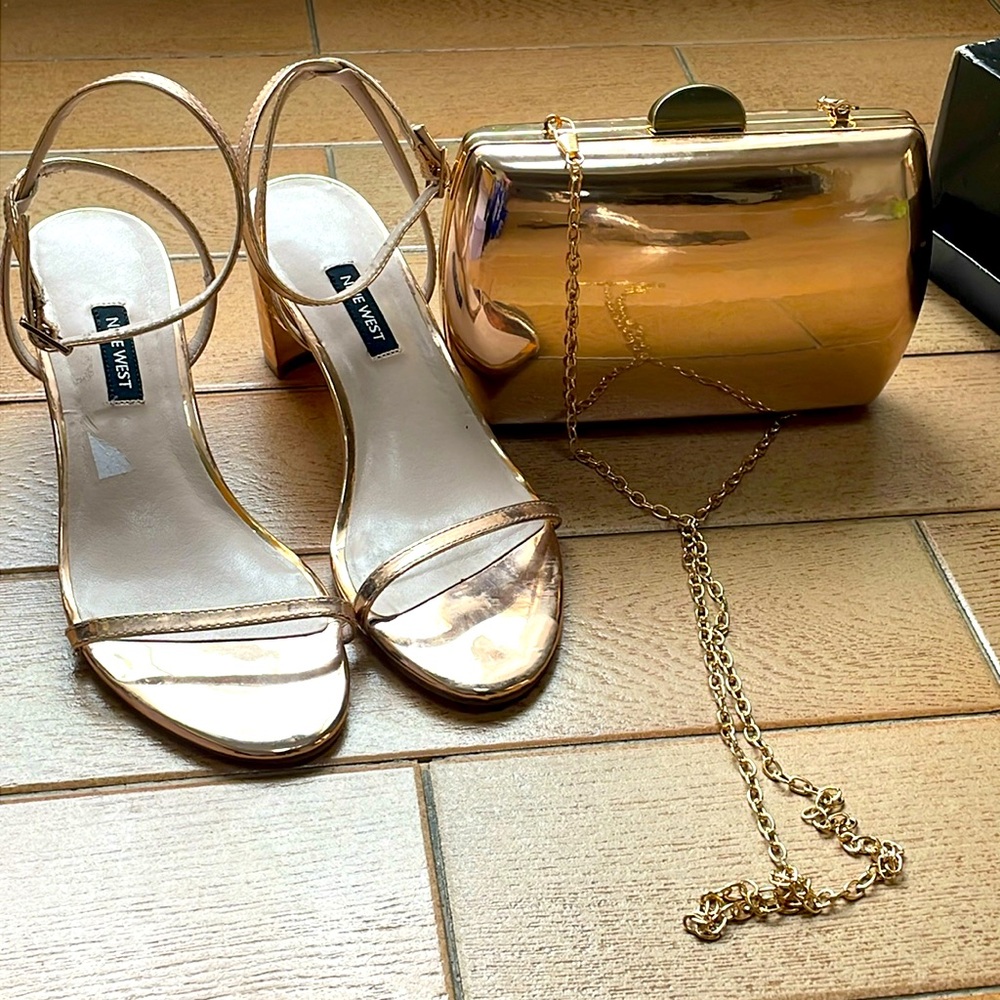 Nine West Rose Gold Strappy block heel sandal with matching purse  size 7.5